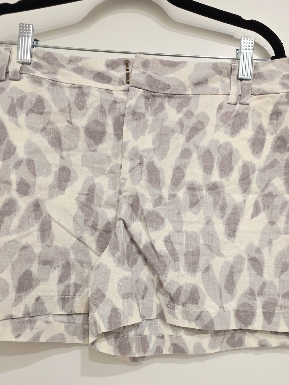 Ann Taylor Cream and Taupe Leaf-Print Linen-Blend Shorts